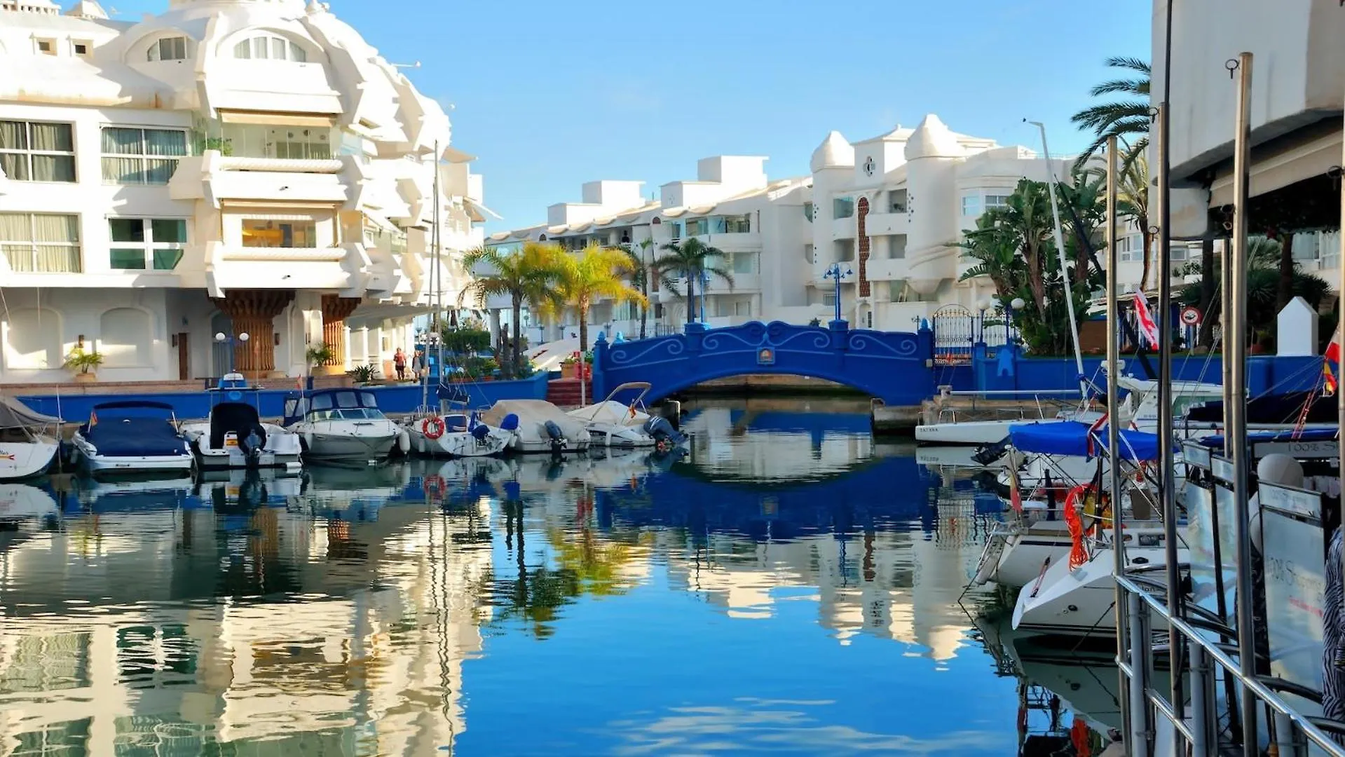 Comfy And Cozy Stay Piscis Benalmadena Apartment